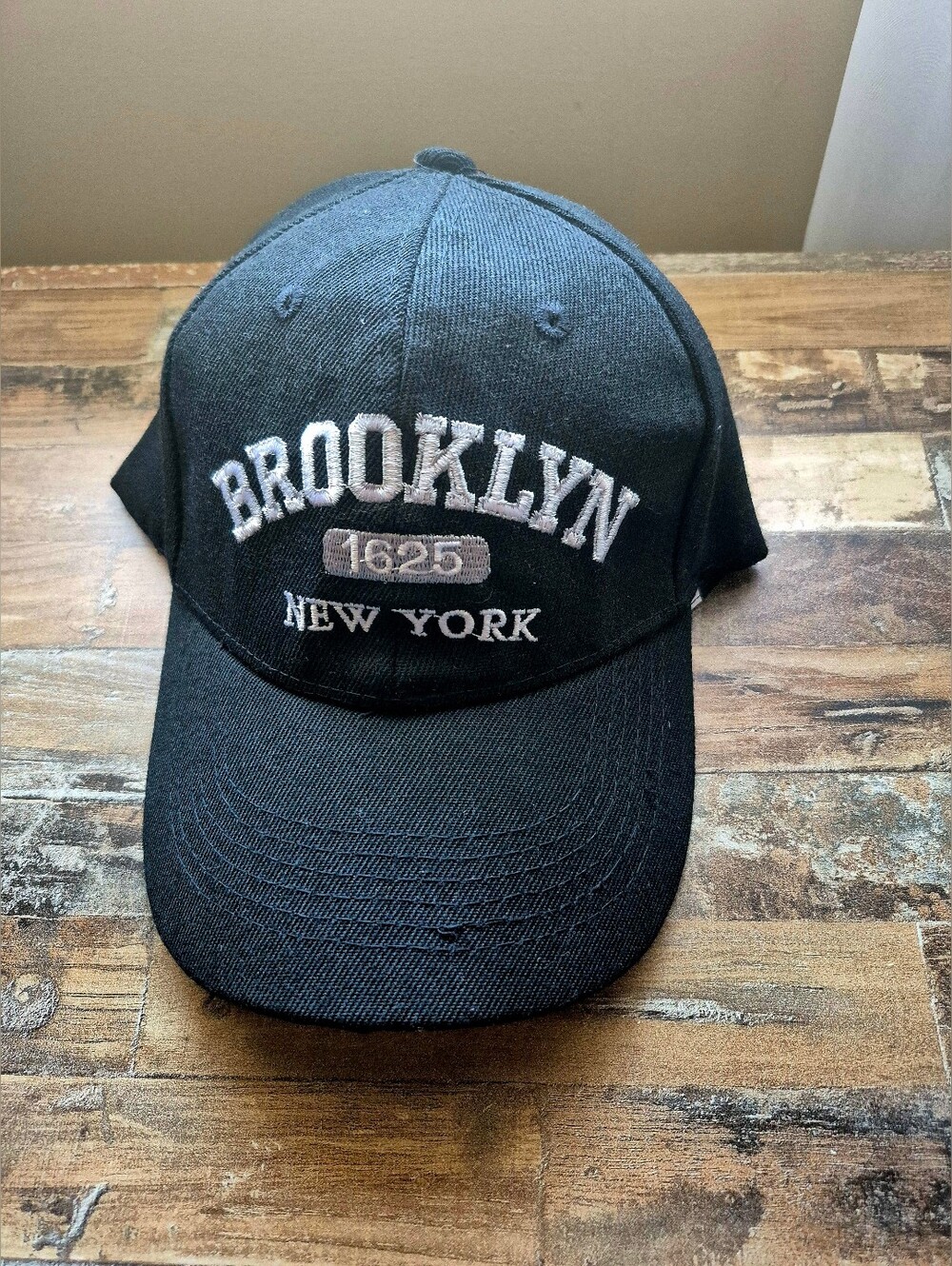 Brooklyn New York Embroidered Baseball Cap - Black